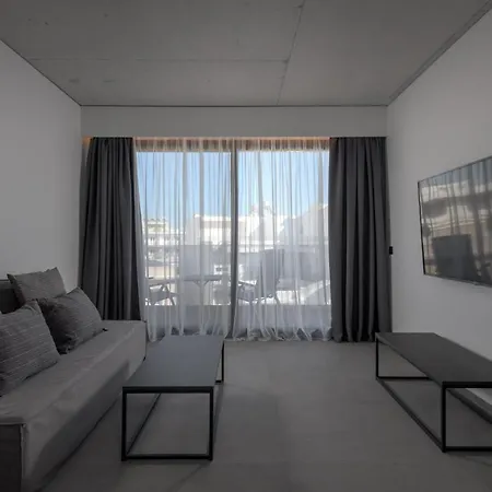 Essence Downtown - Adults Only *