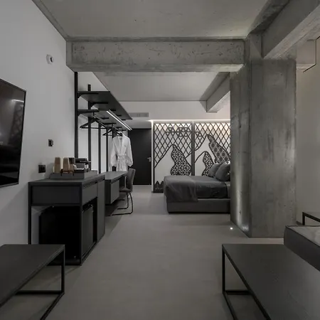 Essence Downtown - Adults Only *