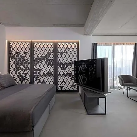 Hotel Essence Downtown - Adults Only