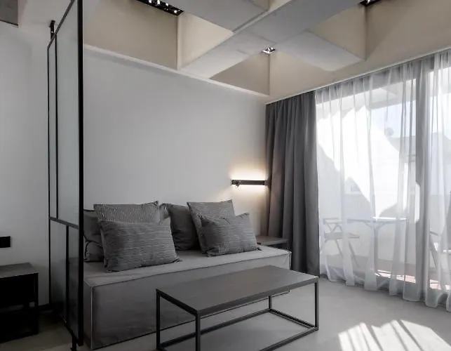 Essence Downtown - Adults Only *