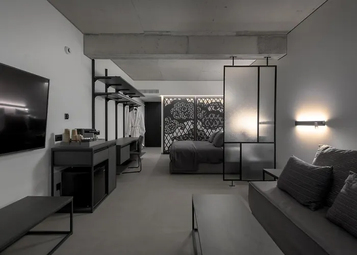 فندق Essence Downtown - Adults Only *